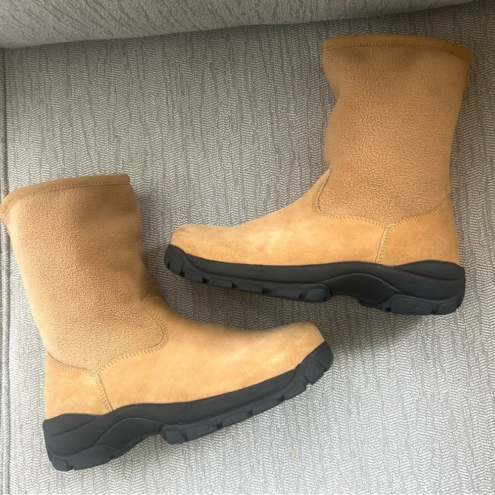 Lands’ End Women’s Slip On Fleece Lined Suede Winter Boots 7B